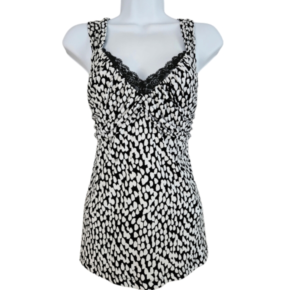 White House Black Market Tops - NWOT WHBM black & white lace tank top blouse Womens Large